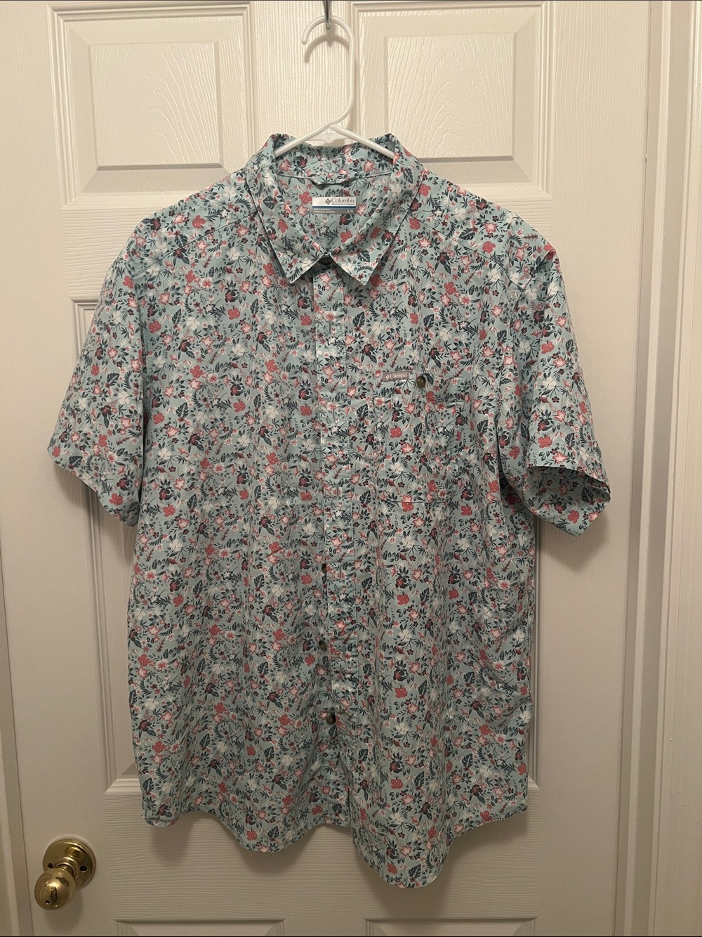 Columbia Light Blue Floral Short-Sleeve Button-Down Shirt